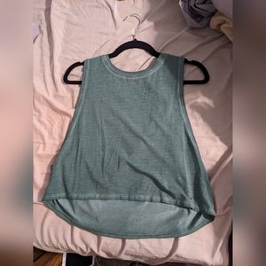 Lululemon cut back tank crop